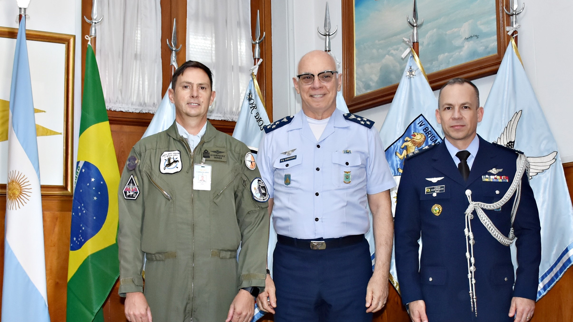 El jefe de la Fuerza Aérea de Brasil visitó la IV Brigada Aérea